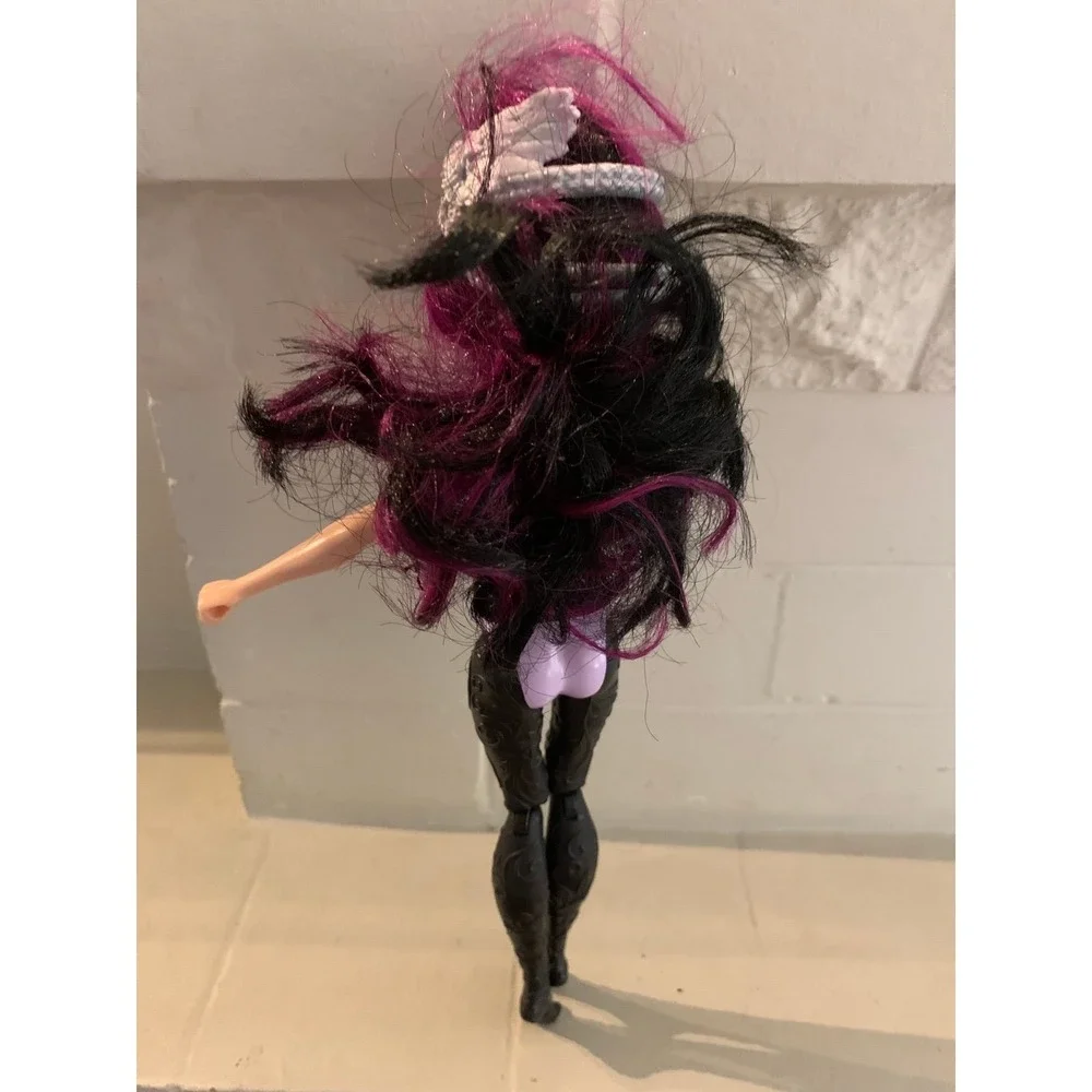 Ever After High Raven‎ Queen Magic Arrow Doll